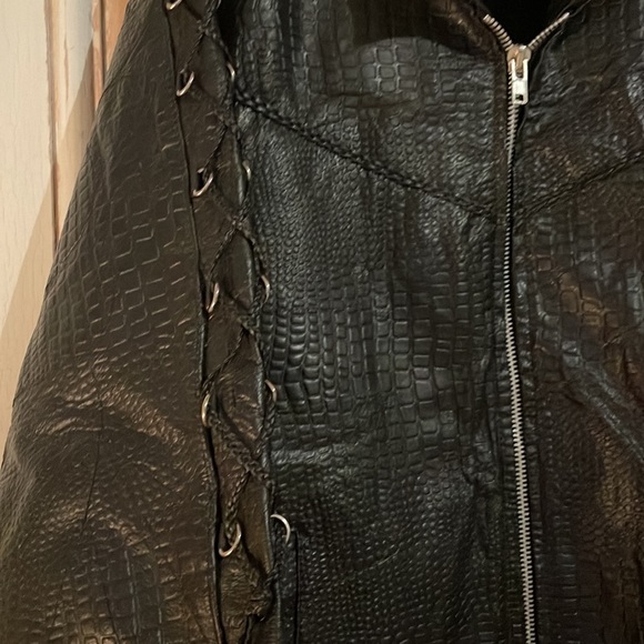 Genuine Buffalo leather Jacket with Rose - Picture 2 of 8